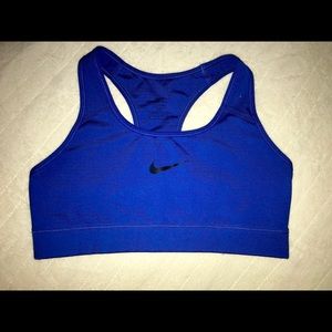 Nike Women’s Swoosh Bra